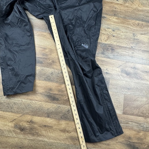 NWOT‎ REI Co-op Mens Pants L Windbreaker Black Drawstring Pockets Outdoor - Picture 8 of 8